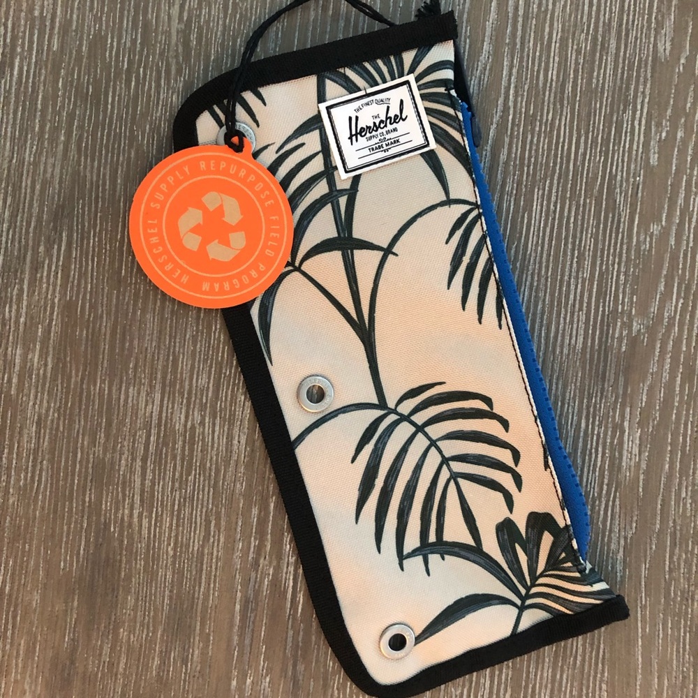New Herschel make-up bag / pencil case